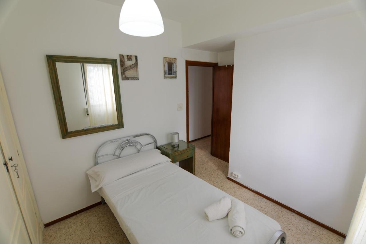 Rentalsevilla Luminoso Apartamento 3 Dormitorios Bagian luar foto